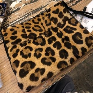Real leopard? Vintage fur hide muff!